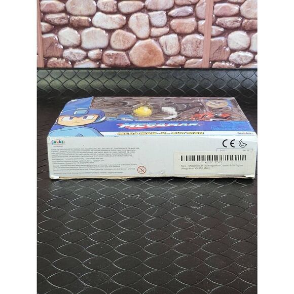 MegaMan Classic 8-Bit Figures 2-Pack Mega Man Vs. Cuts Man - New #A44 - Picture 7 of 8